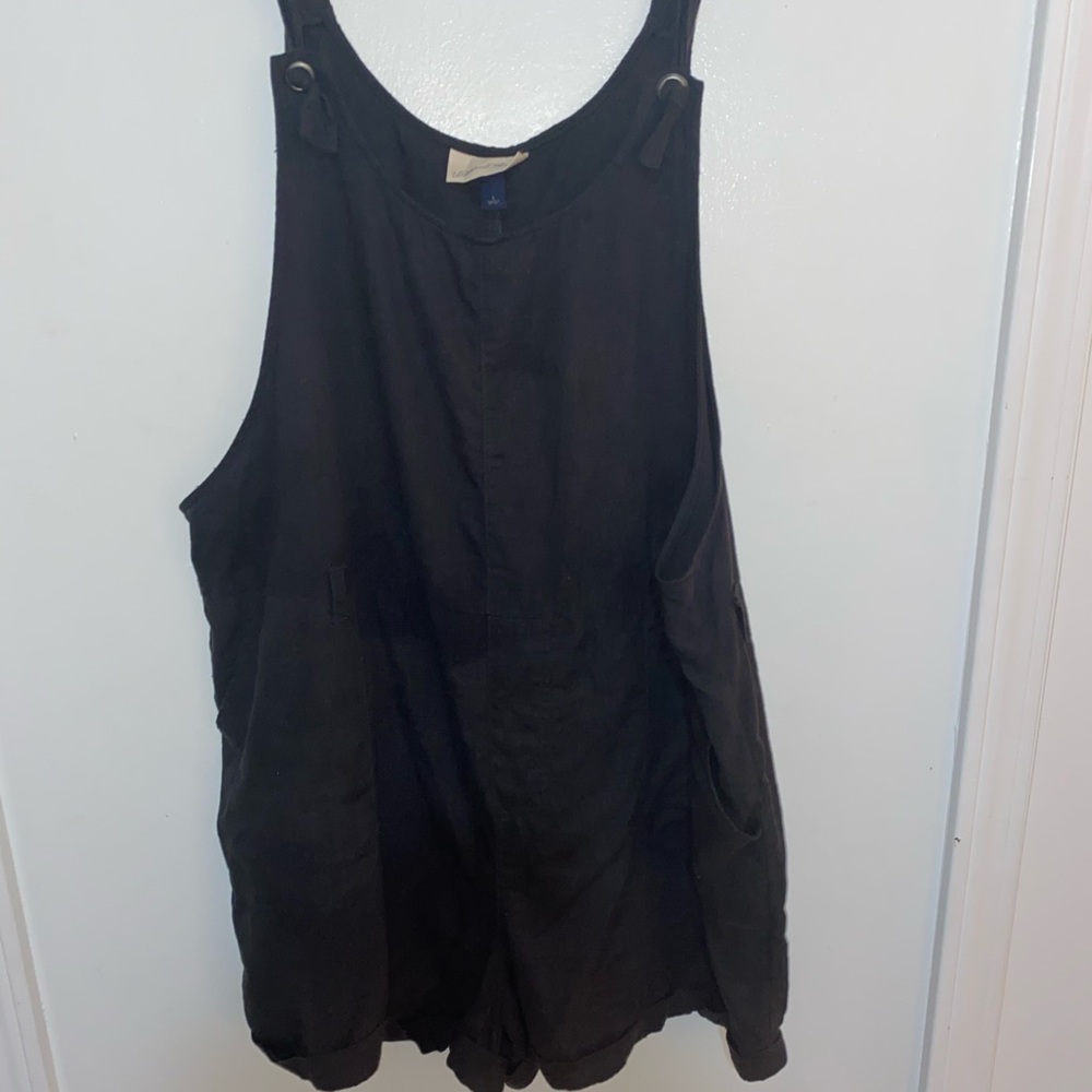 UNIVERSAL THREAD ROMPER SIZE LARGE